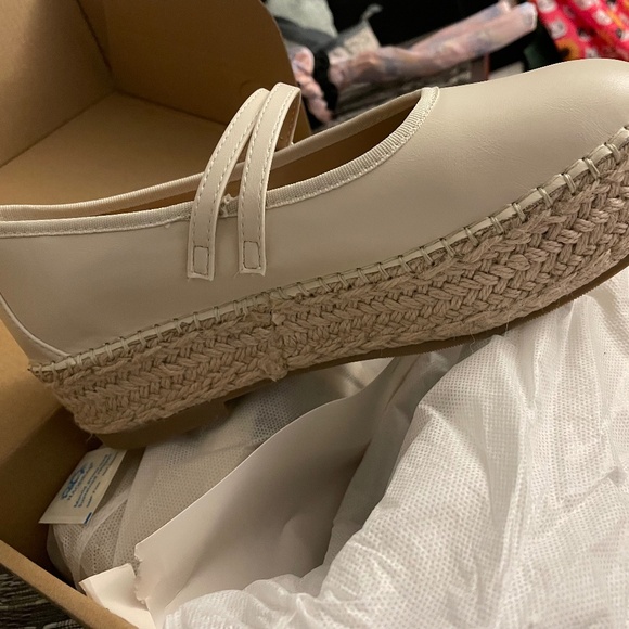 Platform Flats - Picture 2 of 4